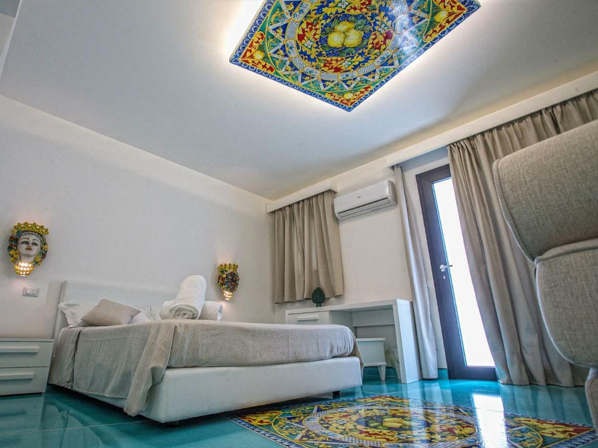Tra Le Braccia Di Morfeo Bed and Breakfast Terrasini Eksteriør billede