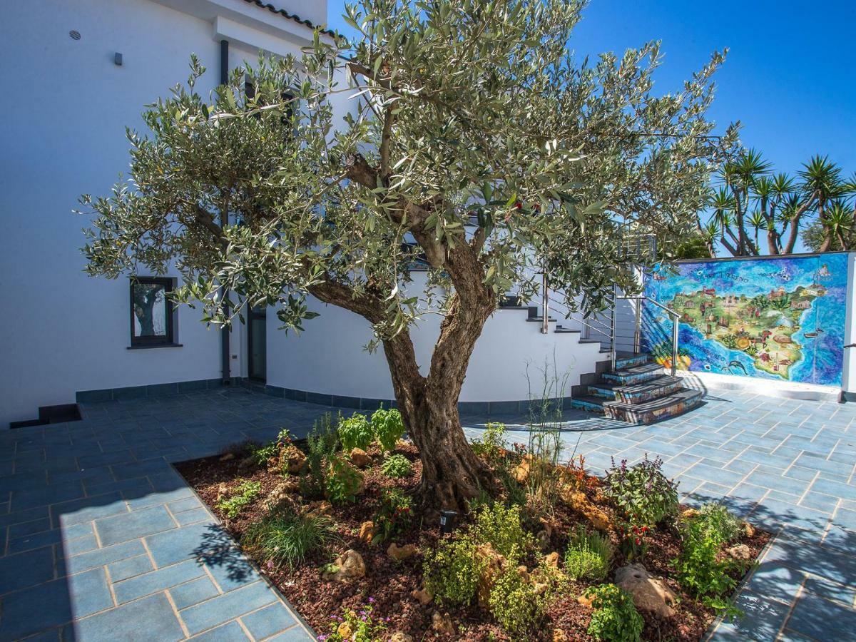 Tra Le Braccia Di Morfeo Bed and Breakfast Terrasini Eksteriør billede