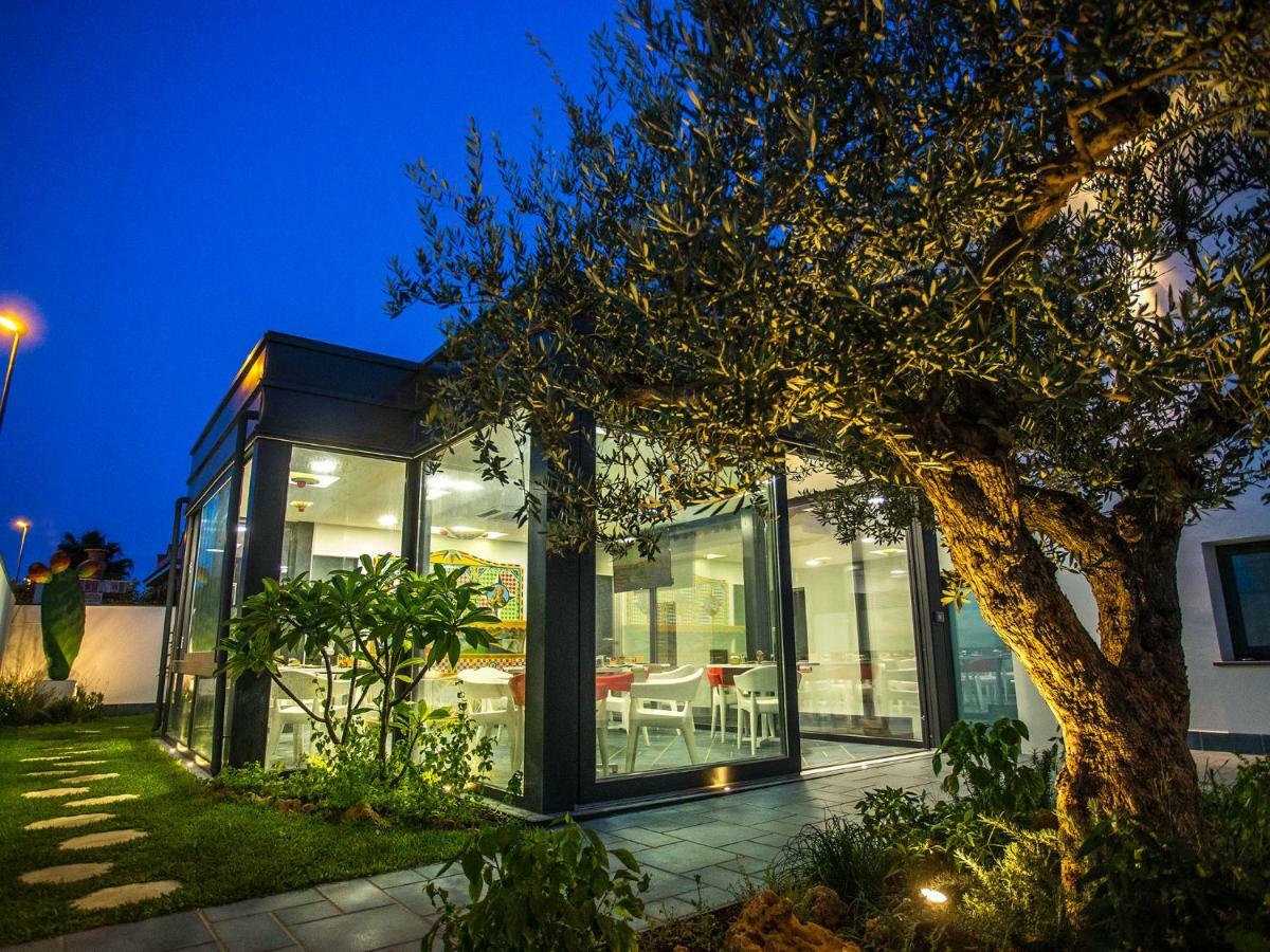 Tra Le Braccia Di Morfeo Bed and Breakfast Terrasini Eksteriør billede
